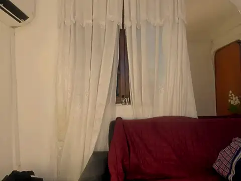 nahomy ryans online show from December 2025 05:31:02 PM