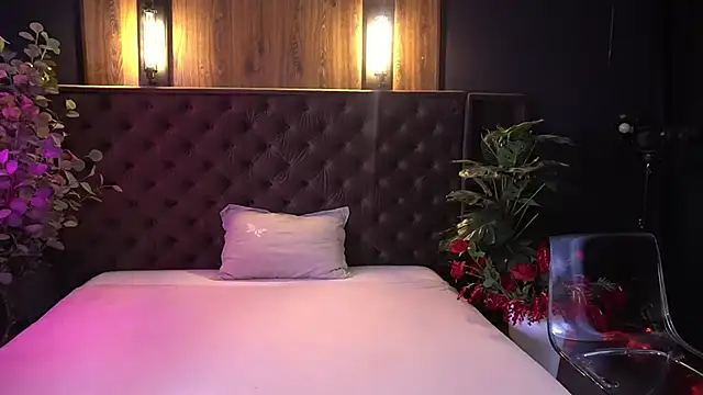 CrystallPaws online show from April 2026 05:44:02 AM