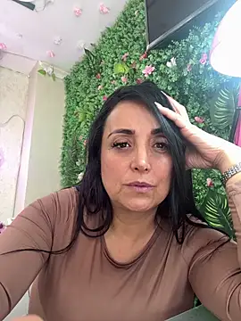 hotadhara01 online show from February 2026 05:43:01 PM