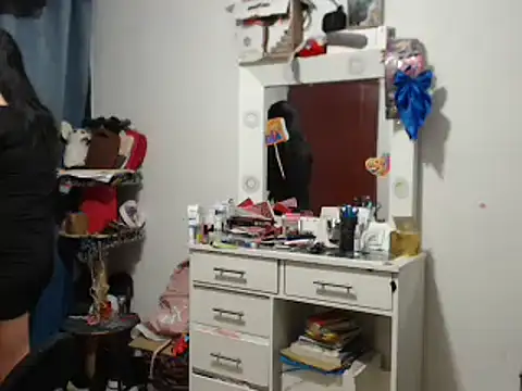 annie clark2 online show from December 2024 01:10:02 AM