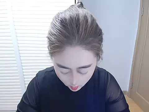 wenwen-168 online show from September 2025 11:10:01 AM