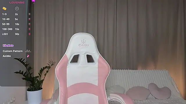 Snapshot of AlexsisFaee chatting on September 2025 08:24:01 PM AlexsisFaee online show from September 2025 08:24:01 PM