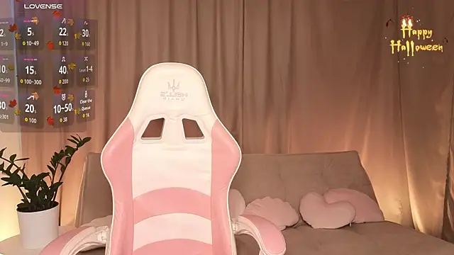 Snapshot of AlexsisFaee chatting on October 2025 08:33:01 PM AlexsisFaee online show from October 2025 08:33:01 PM