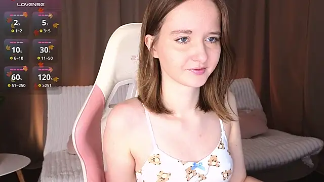 Snapshot of AlexsisFaee chatting on November 2025 09:36:02 PM AlexsisFaee online show from November 2025 09:36:02 PM