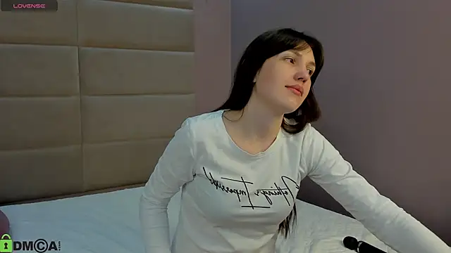 MalvinaDream online show from April 2026 01:42:02 AM