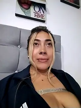  ManuVeelez online show from October 2025 12:09:01 AM