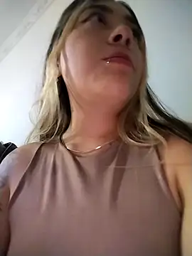  ManuVeelez online show from November 2025 06:49:02 AM