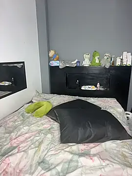 Kailertwink online show from December 2025 05:34:01 AM