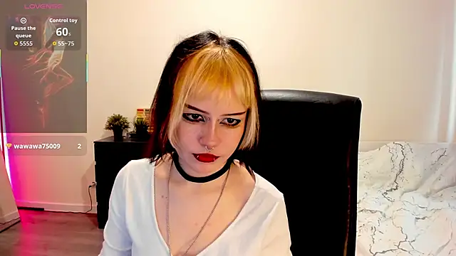 LiyaLuna online show from November 2025 11:21:02 AM