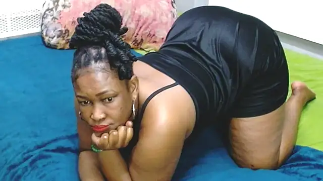 Snapshot of NaughtyMILFxox chatting on July 2026 06:57:01 PM NaughtyMILFxox online show from July 2026 06:57:01 PM