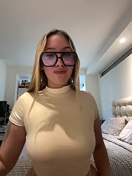 Snapshot of miagarcia250 chatting on May 2026 03:24:01 AM miagarcia250 online show from May 2026 03:24:01 AM