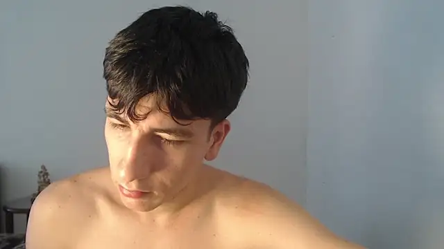 younewmaster online show from October 2025 06:03:01 PM