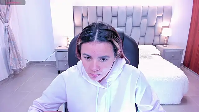 Celestee rain online show from December 2025 12:32:02 PM