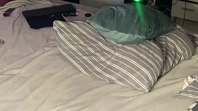 Snapshot of GayFun_bln chatting on December 2025 08:34:01 AM GayFun bln online show from December 2025 08:34:01 AM