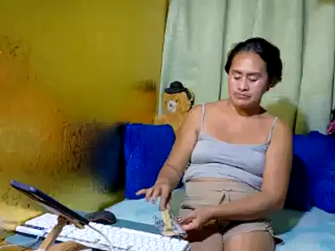 xxloveheart online show from April 2026 11:38:02 AM