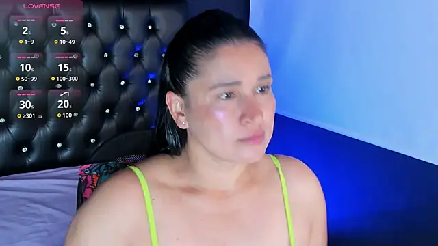 amanda noir online show from November 2025 07:24:02 PM