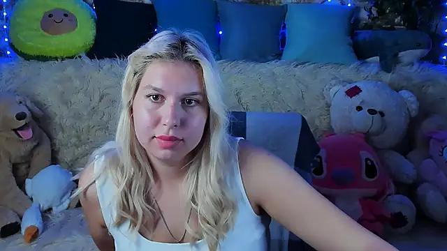 ChloeRicc online show from September 2025 03:00:02 PM