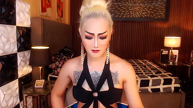 Snapshot of HorseCockDivine chatting on February 2026 05:53:02 PM HorseCockDivine online show from February 2026 05:53:02 PM