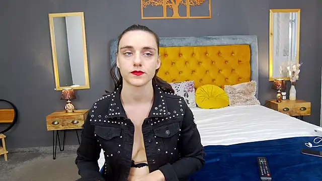 Jessica White  online show from September 2025 04:49:02 AM