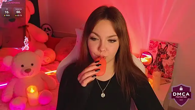 ApheliaDream  online show from October 2025 02:40:01 PM