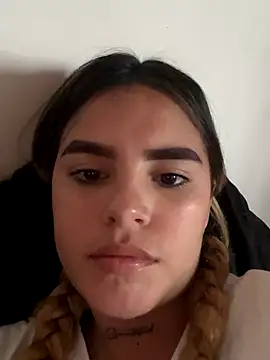 Snapshot of Ye_si chatting on September 2025 09:52:02 PM Ye si online show from September 2025 09:52:02 PM