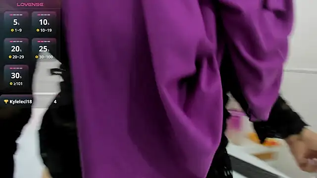 azaharaaa  online show from September 2025 11:43:02 AM