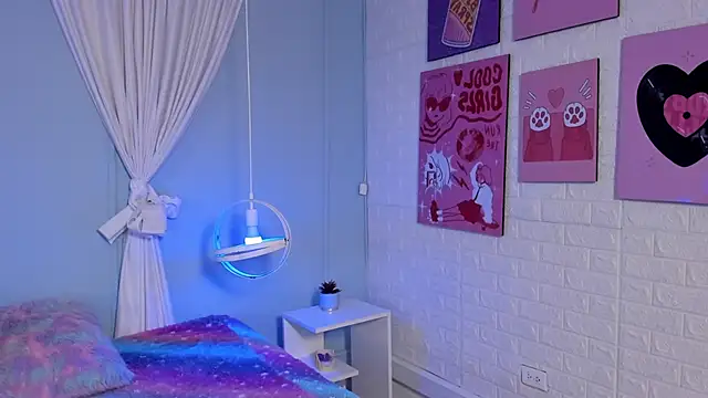 Hannahpage online show from November 2025 12:04:01 PM