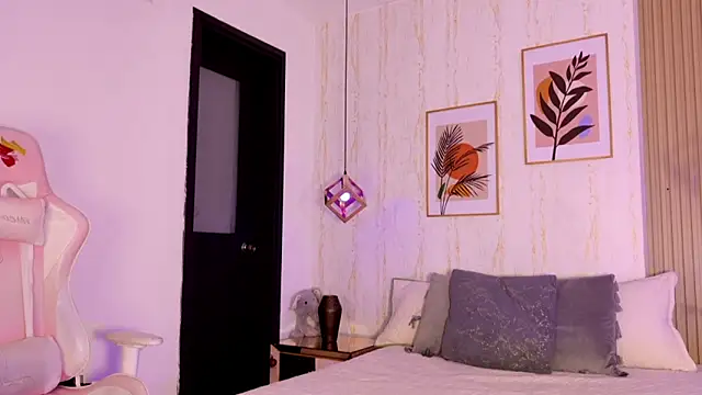 Snapshot of Ayleen_Dunkan chatting on September 2025 12:19:01 PM Ayleen Dunkan online show from September 2025 12:19:01 PM