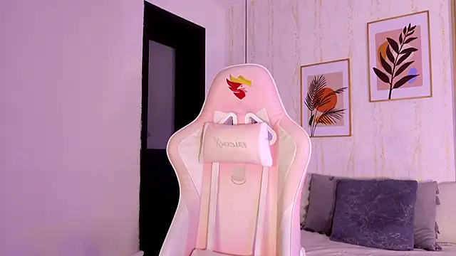 Snapshot of Ayleen_Dunkan chatting on September 2025 12:31:02 PM Ayleen Dunkan online show from September 2025 12:31:02 PM