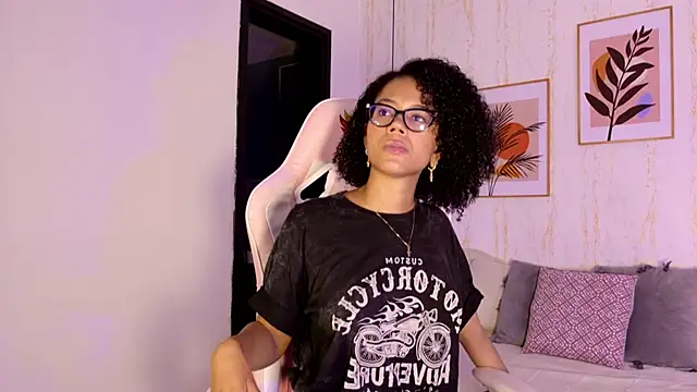 Snapshot of Ayleen_Dunkan chatting on September 2025 12:21:01 PM Ayleen Dunkan online show from September 2025 12:21:01 PM