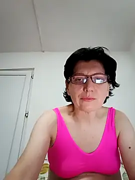 Vera Elle online show from October 2025 06:19:02 PM