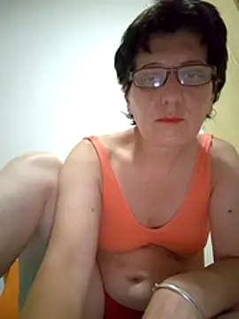 Vera Elle online show from July 2026 08:33:01 PM