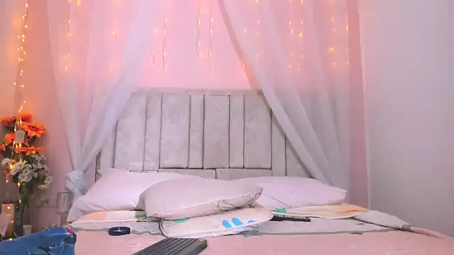 Rachellcooperrr online show from October 2025 10:43:01 PM