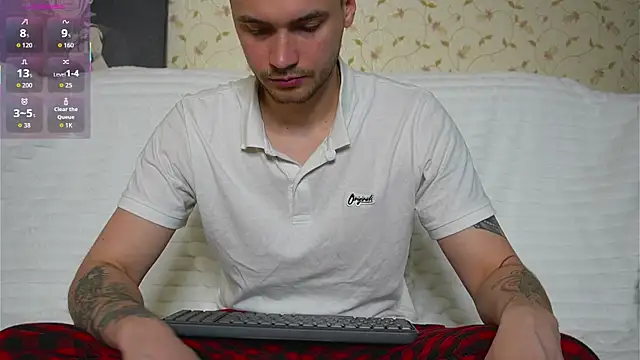 johnstoneisland online show from April 2026 06:36:02 PM