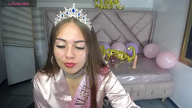 Luna Star v online show from September 2025 03:40:02 AM