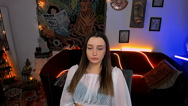 Snapshot of AliceLids chatting on September 2025 01:11:02 PM AliceLids online show from September 2025 01:11:02 PM