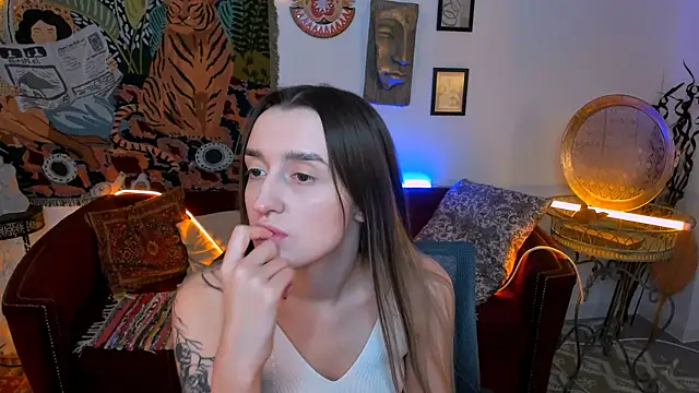 Snapshot of AliceLids chatting on September 2025 01:04:01 PM AliceLids online show from September 2025 01:04:01 PM