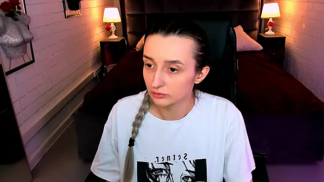 Snapshot of AliceLids chatting on October 2025 01:07:01 PM AliceLids online show from October 2025 01:07:01 PM