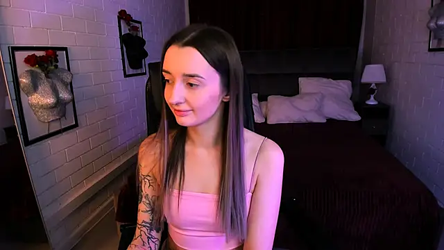 Snapshot of AliceLids chatting on November 2025 01:22:01 PM AliceLids online show from November 2025 01:22:01 PM