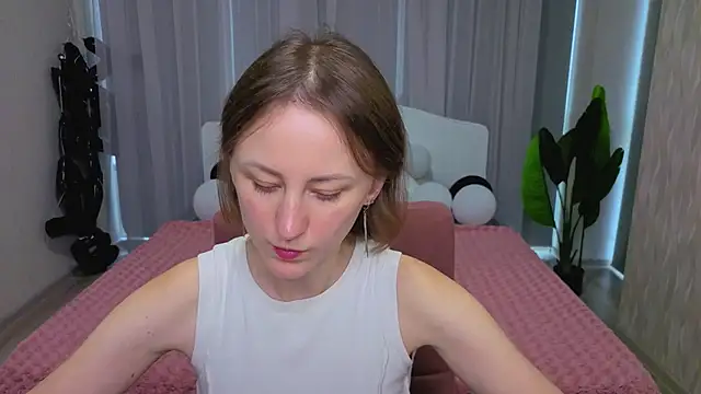 LuluChiiii online show from November 2025 12:03:01 PM