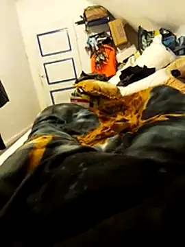 Snapshot of chrisdic27 chatting on February 2026 06:35:02 AM chrisdic27 online show from February 2026 06:35:02 AM