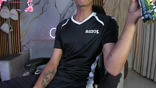 JulienSaint online show from March 2026 12:23:01 PM