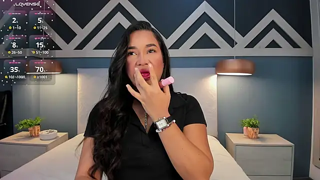 EmilyZahar online show from October 2025 12:47:01 PM