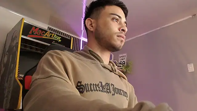 Bastian MCcormick online show from September 2025 12:39:01 PM