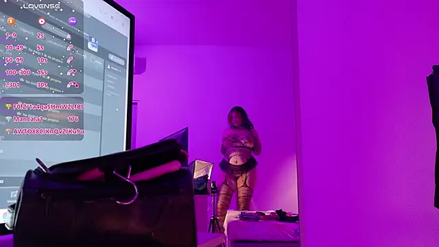 Snapshot of SamanthaaReed chatting on September 2025 03:30:02 AM SamanthaaReed online show from September 2025 03:30:02 AM