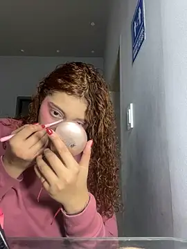 Snapshot of SamanthaaReed chatting on November 2025 04:17:02 AM SamanthaaReed online show from November 2025 04:17:02 AM