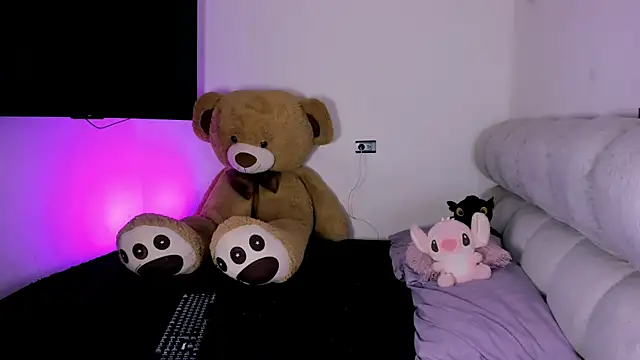 fhalon foxxxys  online show from May 2026 11:40:01 AM