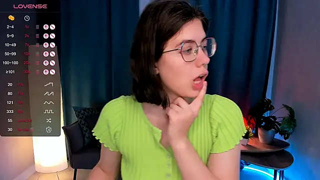 BellaCaress online show from October 2025 07:16:01 AM