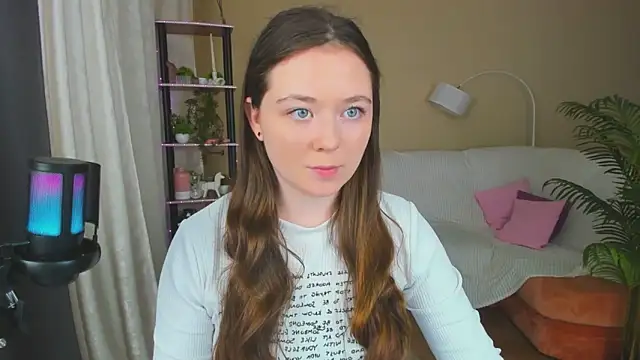 AlluringLookk online show from September 2025 11:22:02 AM