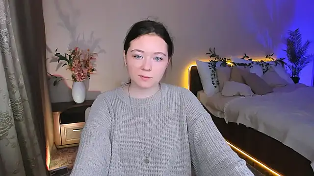 AlluringLookk online show from September 2025 04:13:02 AM